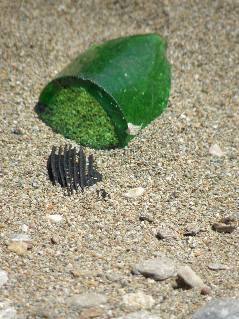 urbantraveltales beach in Kea,'L'amour fou' Andre Breton