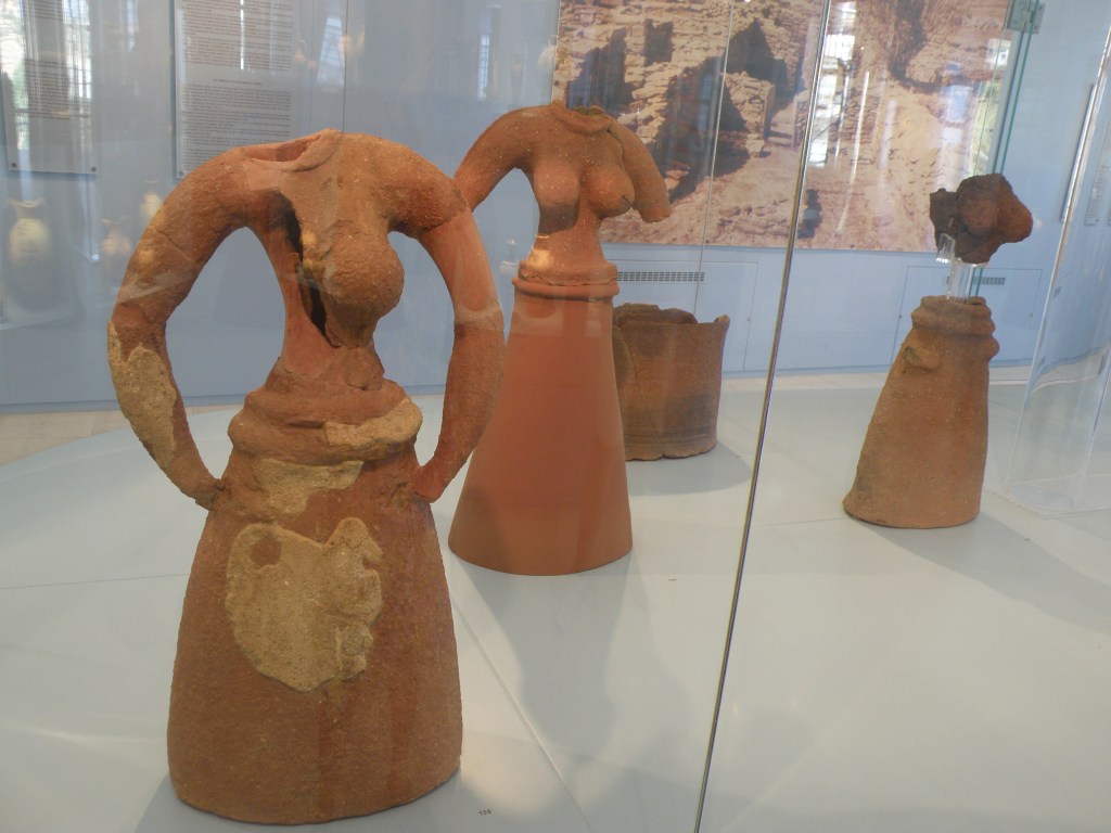 urbantraveltales,Kea/Tzia terracotta statues, Ayia Irini, Archaeological Museum , Ioulida,Greek island, Cyclades