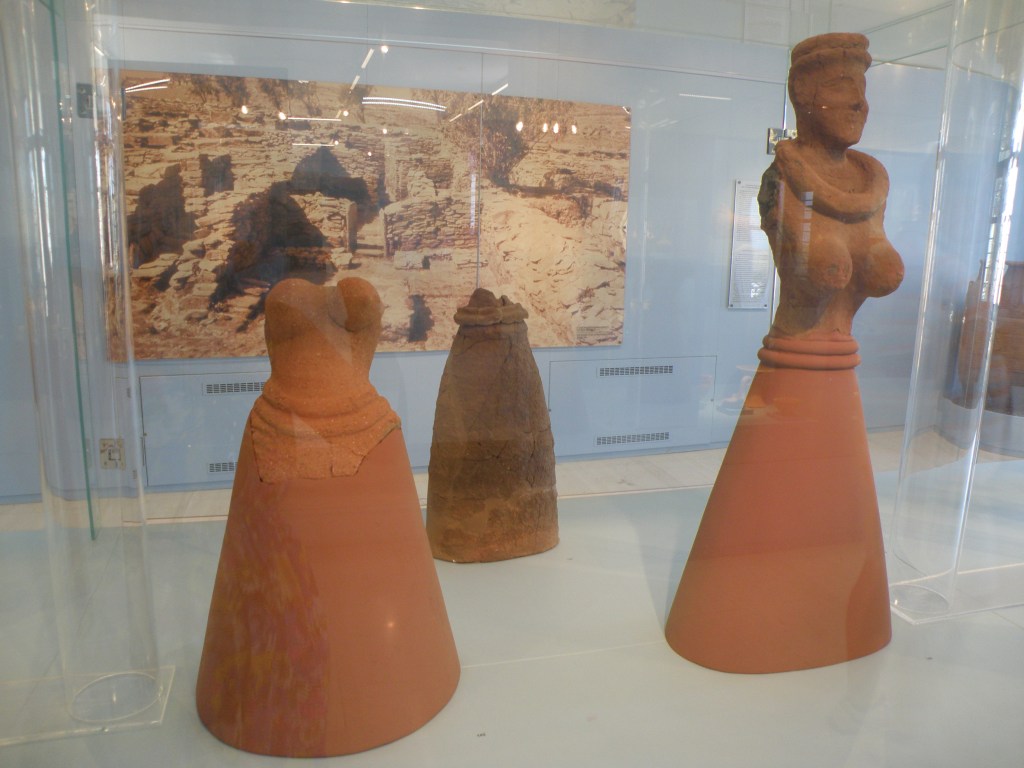 urban travel tales,terracotta statues of Cyclades, Kea, Archaeological Museum, Ioulida