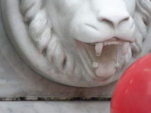 urbantraveltales, Berlin,Schiller's statue Gendarmenmarkt, Konzerthaus