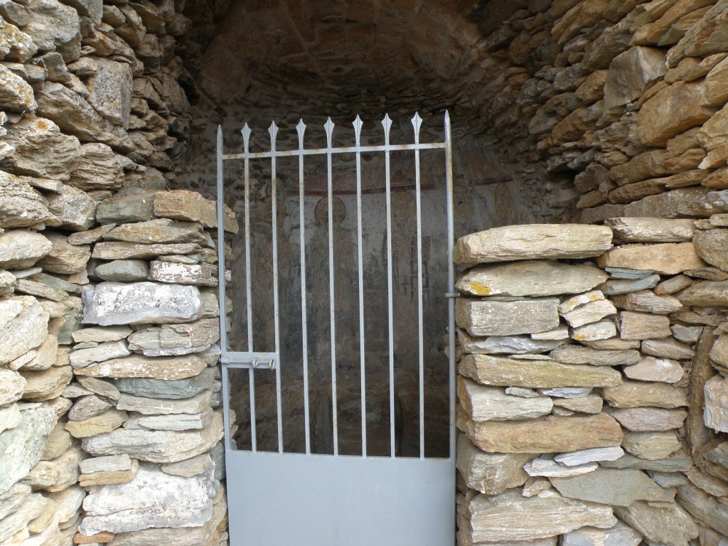 urban travel tales,photography Greece Cyclades Byzantine church