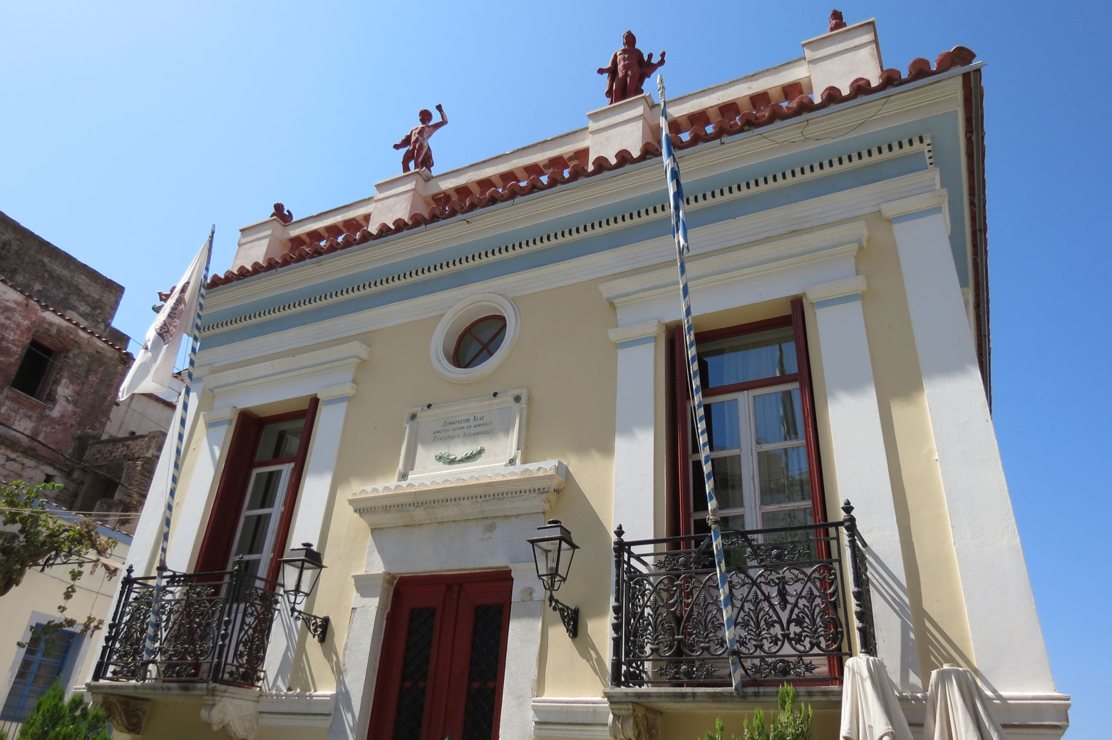 urbantraveltales, Cyclades, Ioulida, Chora, Town Hall, Kea
