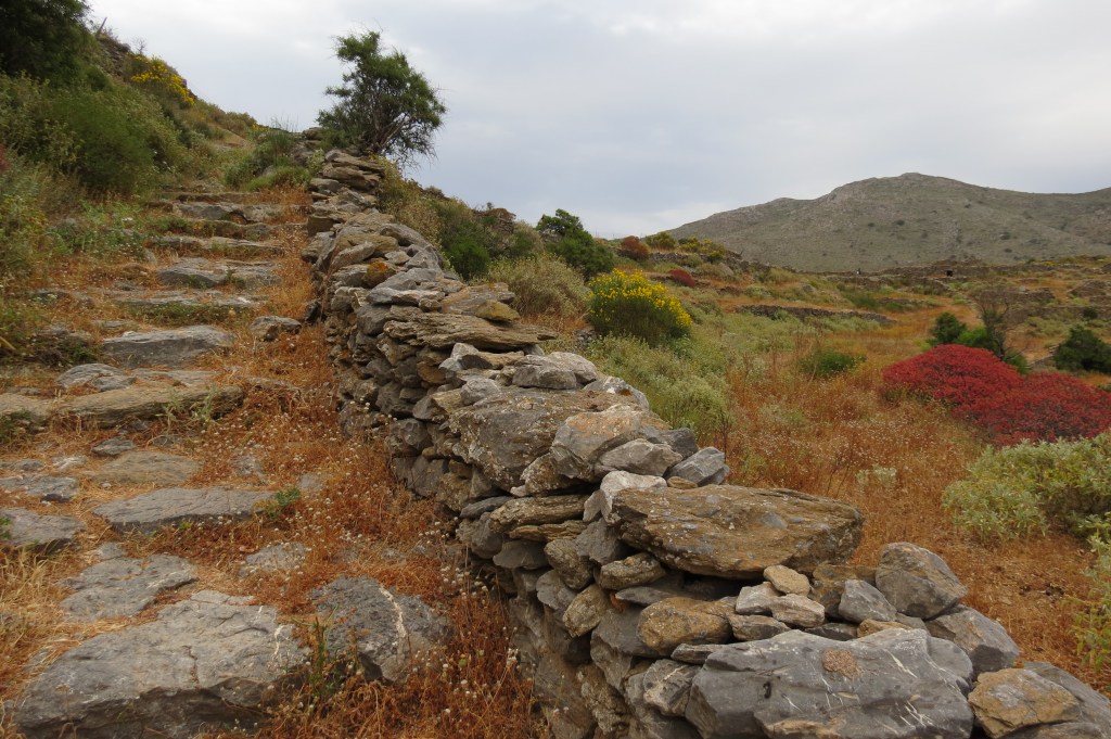 αρχαία πατήματα, μονοπάτια, Αμοργός, Μάιος 2015